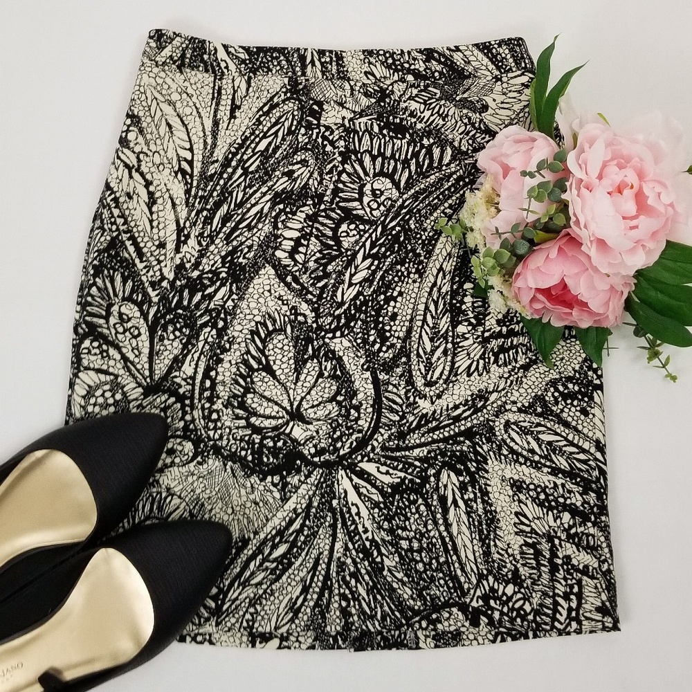 LOFT Black & Cream Abstract Pencil Skirt